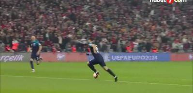 Fenerbah&ccedil;e'de kaleci arayışları! Livakovic belirsizliği devam ediyor...
