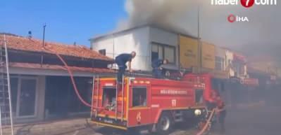 Muğla'da korkutan yangın: 13 iş yeri zarar gördü