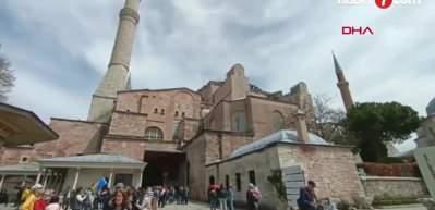 Ayasofya-i Kebir Camii rekor ziyaret&ccedil;iyi ağırladı! işte 3 yıldaki ziyaret&ccedil;i sayısı...