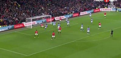 Galatasaray'da Erden Timur İngiltere'ye &ccedil;ıkarma yaptı! O isimi i&ccedil;in rakamı tazeledi...