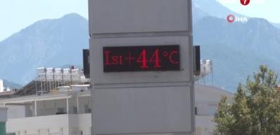 İtalyan meteorolog aşırı sıcakların zirvesi i&ccedil;in tarih verdi! T&uuml;rkiye'yi uyardı