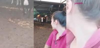 İzleyenlerin y&uuml;z&uuml;nde tebess&uuml;m oluşturan anlar! "Meltem, hadi selfie &ccedil;ekinelim"