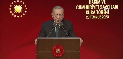 Cumhurbaşkanı Erdoğan, H&acirc;kim ve Cumhuriyet Savcıları kura t&ouml;reninde yeni anayasa vurgusu yaptı