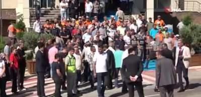 Elazığ Belediyesi'nden &ccedil;alışanlarına dev zam! Şahin Şerifoğulları tezah&uuml;ratlar eşliğinde karşılandı