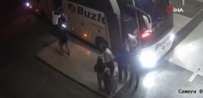 Yolcu otobüsünde skandal olay! Muavin tartıştığı yolculara çekiçle saldırdı