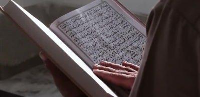 İslam karşıtlarının Kur'an-ı Kerim'e y&ouml;nelik saldırıları devam ediyor! Bu sefer T&uuml;rk Bayrağı'na ...