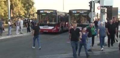 İzmir'de iş&ccedil;iler greve &ccedil;ıktı! Trafik durma noktasına geldi...