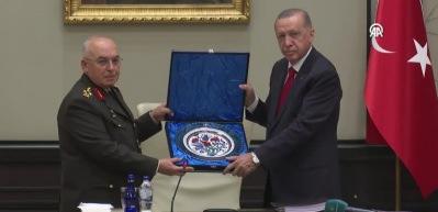 Musa Avsever, MGK toplantısında Cumhurbaşkanı Erdoğan'a sarıldı! Duygu dolu anlar...