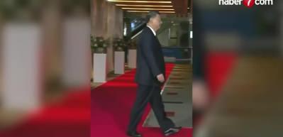 &Ccedil;in Devlet Başkanı Şi Cinping'in yardımcısı yaka pa&ccedil;a dışarı &ccedil;ekildi!