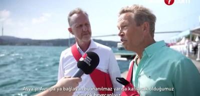 Hollanda'nın Ankara B&uuml;y&uuml;kel&ccedil;isi, depremzedelere destek i&ccedil;in İstanbul Boğazı'nı y&uuml;zerek ge&ccedil;ti