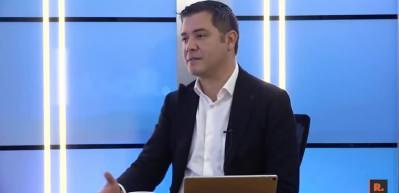 Hem su&ccedil;lu hem g&uuml;&ccedil;l&uuml;! Murat Ongun'un k&ouml;peğinin ısırdığı personeli işten kovdular! 