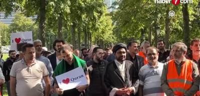 Hollanda&rsquo;da yaşayan M&uuml;sl&uuml;manlar, Kur'an-ı Kerim'e y&ouml;nelik saldırıları protesto etti