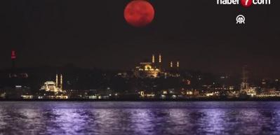 İstanbul'da S&uuml;per Ay