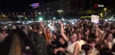 Teoman'dan skandal hareket! Basın mensuplarını konser alanından kovdu