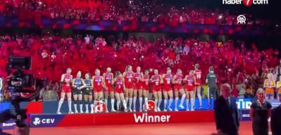 A Milli Kadın Voleybol Takımı tarihinde ilk kez bunu başardı!