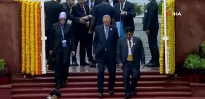 Cumhurbaşkanı Erdoğan, Mahatma Gandhi'nin anıt mezarını ziyaret etti