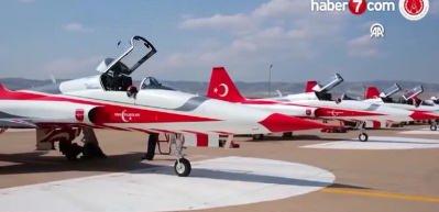 H&Uuml;RJET'ten tarihi u&ccedil;uş, ilk kez T&uuml;rk Yıldızları ile u&ccedil;tu