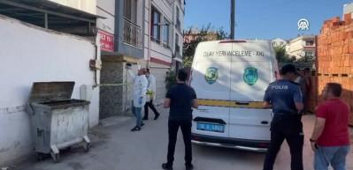 Bursa'da bı&ccedil;akla halasını &ouml;ld&uuml;r&uuml;p babaannesini yaraladığı iddia edilen ş&uuml;pheli yakalandı
