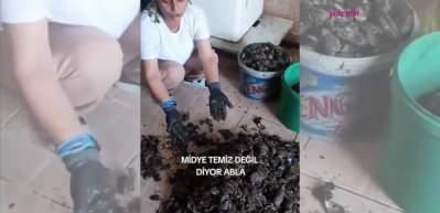 G&ouml;r&uuml;nt&uuml;ler şoke etti! Midye temizliği yapan kadından g&uuml;ndem olan s&ouml;zler