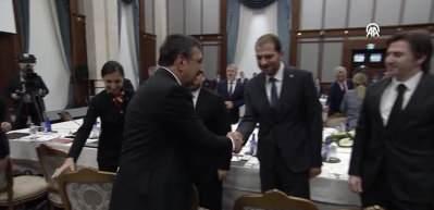 Yatırımcılarla bir araya gelen Bakan Kacır T&uuml;rkiye'nin doğru adresi olduğunu ifade etti