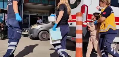 Elini evinin demir kapısına sıkıştıran &ccedil;ocuğun parmakları koptu