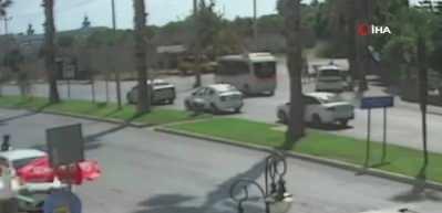 Antalya&rsquo;da yaya ge&ccedil;idinde 3 ara&ccedil;lı zincirleme kaza