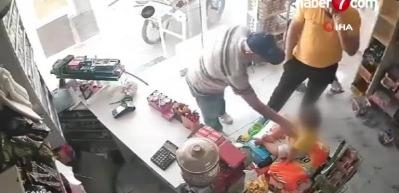 Bebeğini taciz ettiğini &ouml;ne s&uuml;rd&uuml;ğ&uuml; yaşlı adamı darp etti