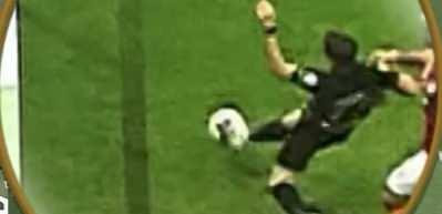 Galatasaray'a galibiyeti getiren o gol &ccedil;izgiyi ge&ccedil;ti mi tartışması! Galatasaray'dan paylaşım geldi...