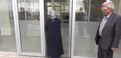 59 yaşında azmetti, &uuml;niversiteli oldu