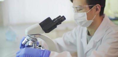 Almanya'da doktorlar ayaklandı! Y&uuml;k&uuml;m&uuml;z &ccedil;ok ağır diyerek tepki g&ouml;sterdiler