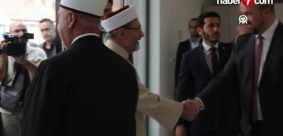 Diyanet İşleri Başkanı Erbaş b&ouml;yle karşılandı!