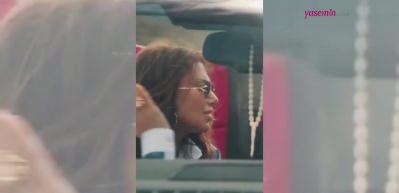 Ebru Yaşar'ın "Kehribar"ından b&uuml;y&uuml;k başarı! M&uuml;zik piyasasını alt&uuml;st etti