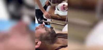 Baba ve &ccedil;ocuğunun sedyedeki hali y&uuml;rekleri dağladı