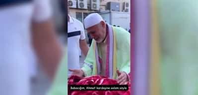 Filistinli babanın en zor anları! Kızından kopamadı...