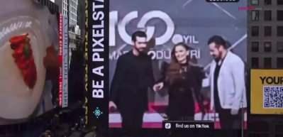 Kan &Ccedil;i&ccedil;ekleri &ouml;d&uuml;l t&ouml;reni Times Square meydanında! "Yılın G&uuml;nd&uuml;z Kuşağı Dizisi"