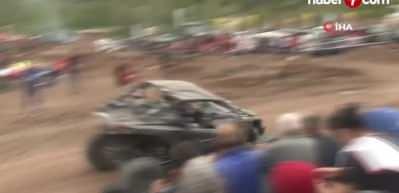 Mersinde yapılan Off-Road yarışı her yaştan insanın ilgisini &ccedil;ekti