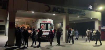 Niğde'de minib&uuml;s devrildi! &Ccedil;ok sayıda iş&ccedil;i yaralandı