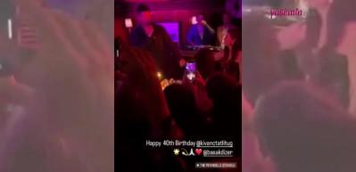 40 yaşına basan Kıvan&ccedil; Tatlıtuğ yeni yaşını eşi Başak Dizer ve arkadaşlarıyla kutladı!