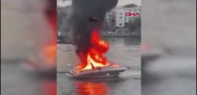 Bakırk&ouml;y'de feci olay! Atak&ouml;y Marina'da alev alev yanan yat battı