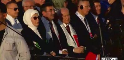 Cumhurbaşkanı Erdoğan'ın "bir gece ansızı gelebiliriz"s&ouml;zleri d&uuml;nyada ses getirdi...