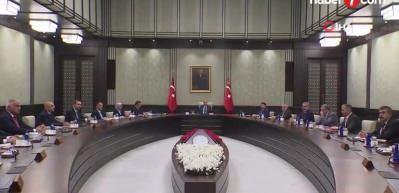 Bug&uuml;n kabine toplanıyor, milyonların g&ouml;z&uuml; kulağı &ccedil;ıkacak o kararlarda...