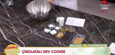 Çikolata dolgulu cookie nasıl yapılır? Kıyır kıyır dev kurabiye tarifi
