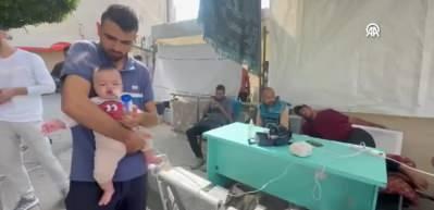 Gazzeli baba &ccedil;ocuğunun hayatta kalması i&ccedil;in verdiği m&uuml;cadele g&ouml;zleri yaşarttı!