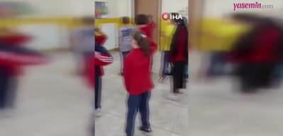 Gösteri grubundan çıkarılan çocuğun provalarda da dışlandığı görüldü