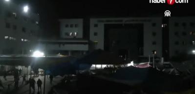 İsrail'in kuşattığı Şifa Hastanesi hizmet dışı kaldı!
