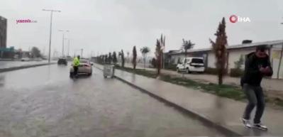 Adıyaman'da sel sularına kapılan serçeyi gazeteci işte böyle kurtardı