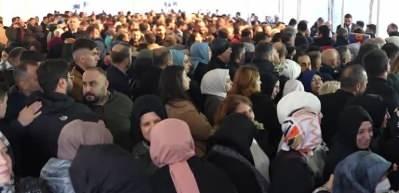 AK Parti İstanbul İl Başkanlığı&rsquo;nda temay&uuml;l yoklaması ger&ccedil;ekleştirildi...