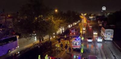 Konya'da ağaca &ccedil;arpan minib&uuml;steki 3 &ccedil;ocuk &ouml;ld&uuml;, 4 kişi yaralandı