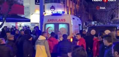 Kafe de darp edildi, geri d&ouml;n&uuml;p kurşun yağdırdı: 2 yaralı