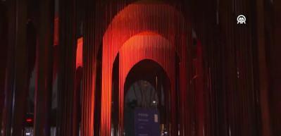 Cumhurbaşkanı Erdoğan Londra Bienali'nde "Public Award" kazanan eseri AKM'de inceledi